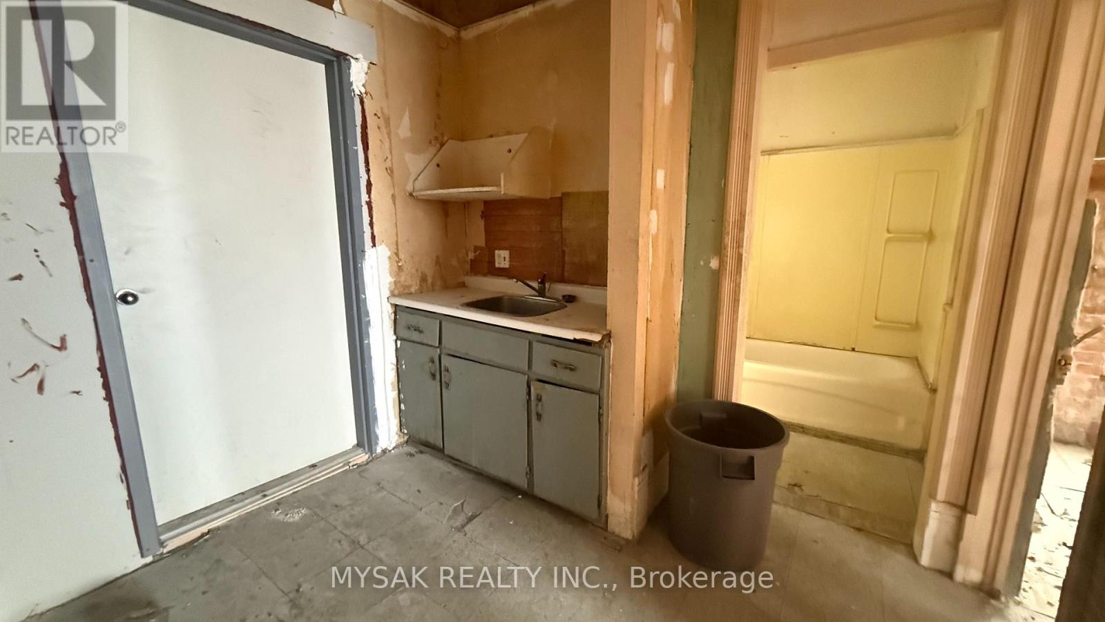 514-516 Aylmer Street N, Peterborough, Ontario  K9H 3W5 - Photo 12 - X12687566