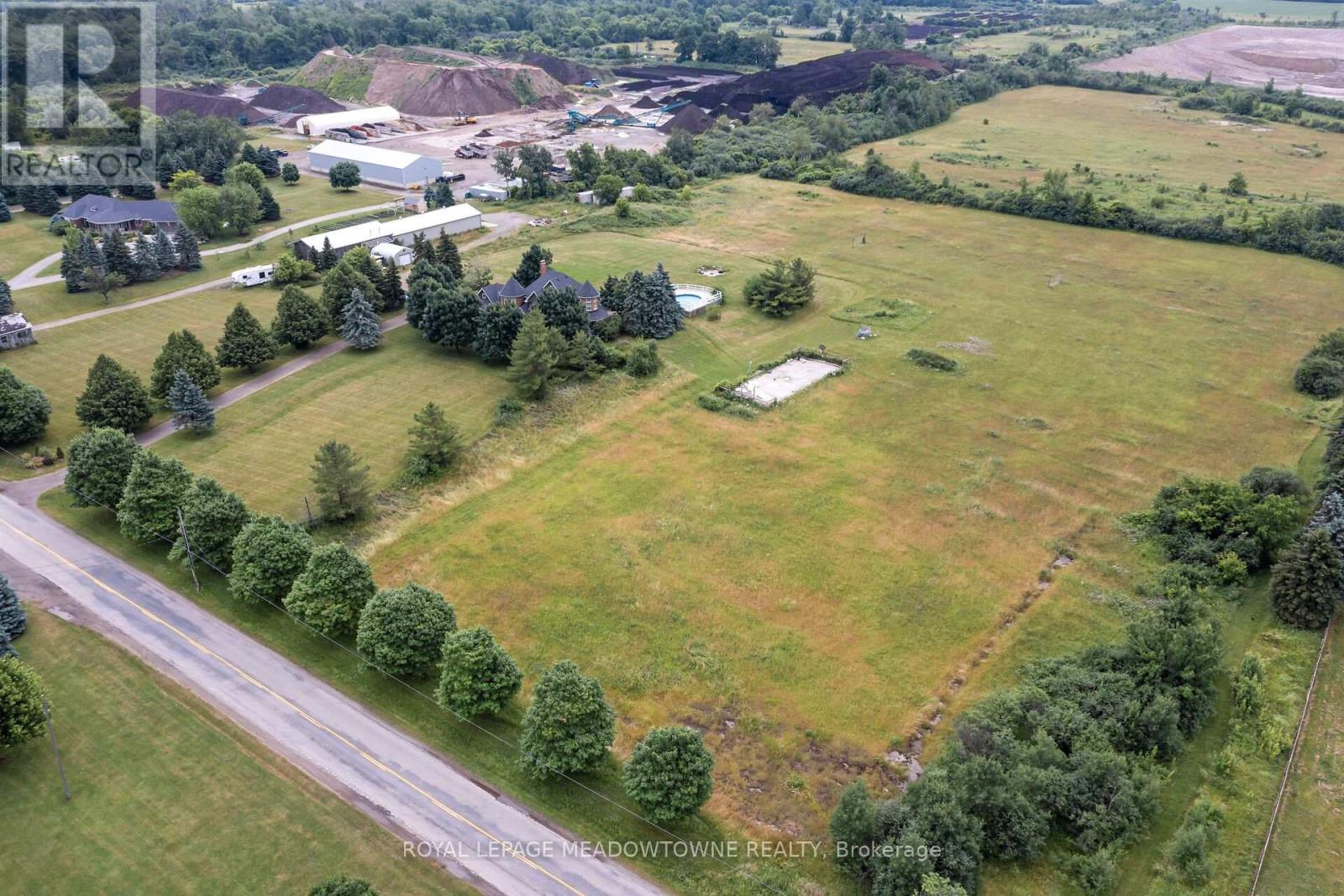 692 5 Concession W, Hamilton, Ontario  L9H 5E2 - Photo 3 - X12687594