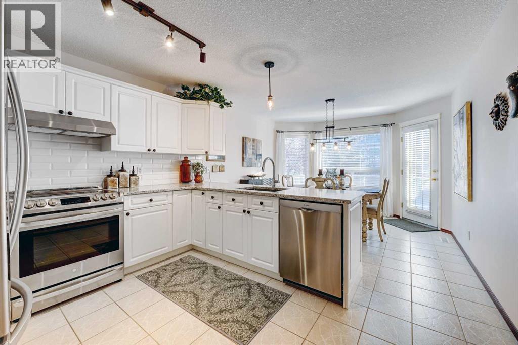 6558 Sierra Morena Boulevard Sw, Calgary, Alberta  T3H 3R3 - Photo 10 - A2278161