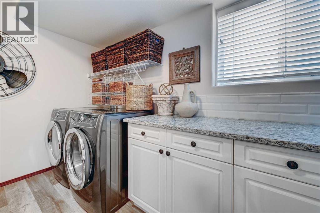 6558 Sierra Morena Boulevard Sw, Calgary, Alberta  T3H 3R3 - Photo 33 - A2278161