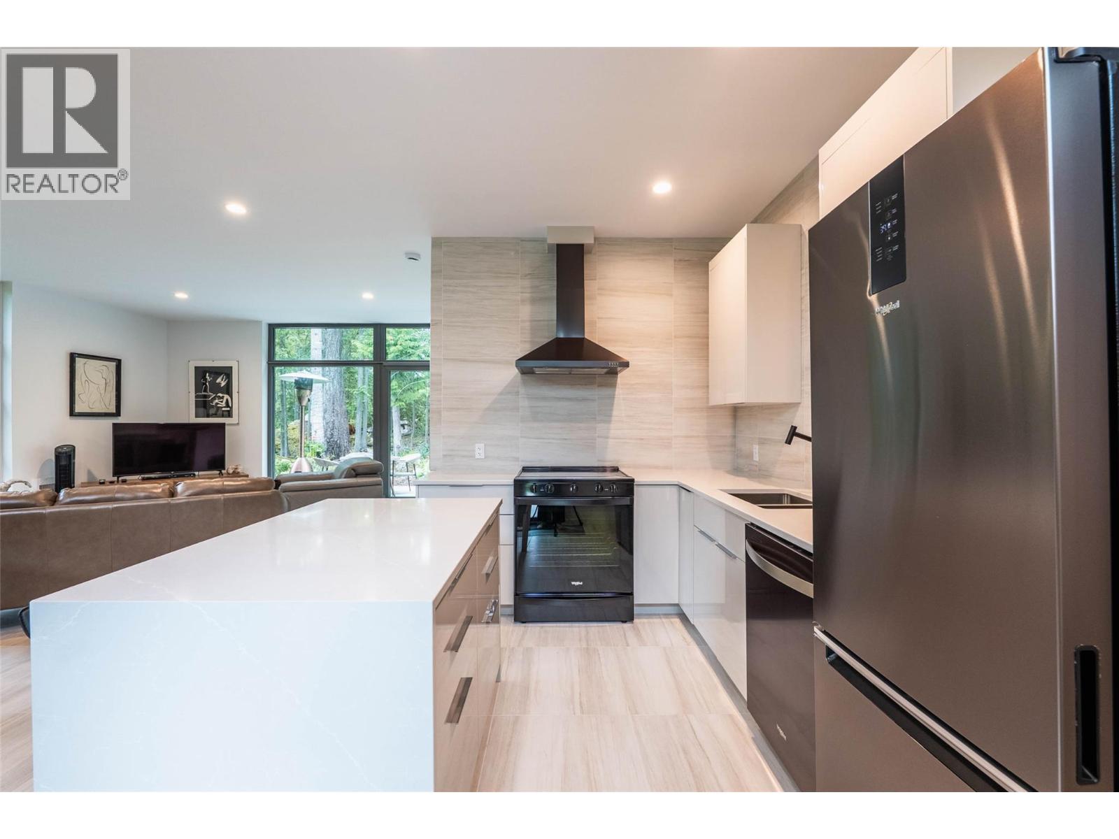 183-191 Kootenay Lake Road, Procter, British Columbia V1L 0B6 - Photo 25 - 10359768