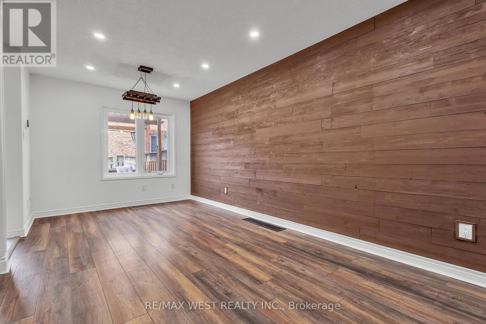 3865 Allcroft Road, Mississauga, Ontario  L5N 7E3 - Photo 7 - W12684118