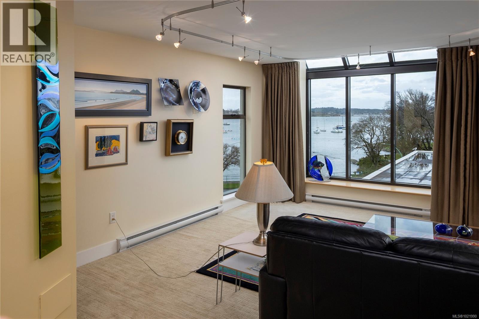 503 2605 Windsor Rd, Oak Bay, British Columbia  V8S 5H9 - Photo 3 - 1021990