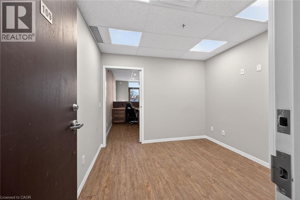 170 Rockhaven Lane Unit# 109, Waterdown, Ontario  L8B 1B5 - Photo 7 - 40796839