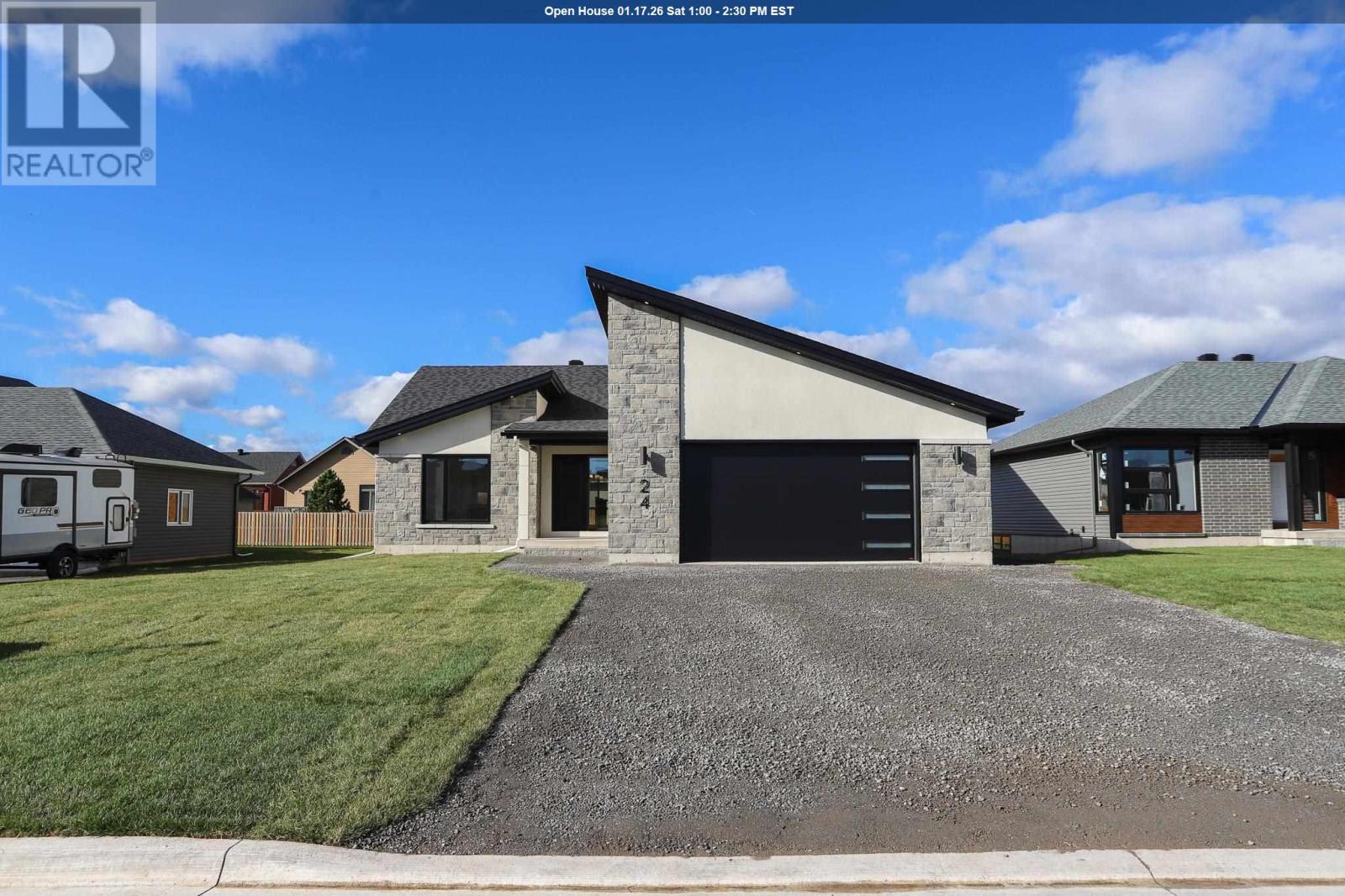 24 Noah Dr, Sault Ste. Marie, Ontario  P6C 6E6 - Photo 1 - SM252638