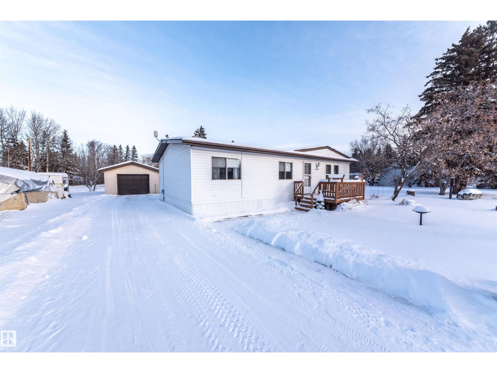 4519 46 ST, Rural Lac Ste. Anne County, Alberta
