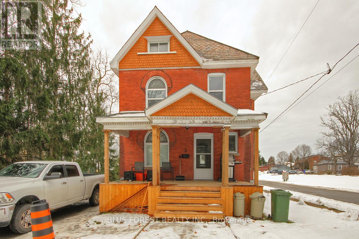 5 Church Street, St. Thomas, Ontario  N5R 3E4 - Photo 1 - X12687750