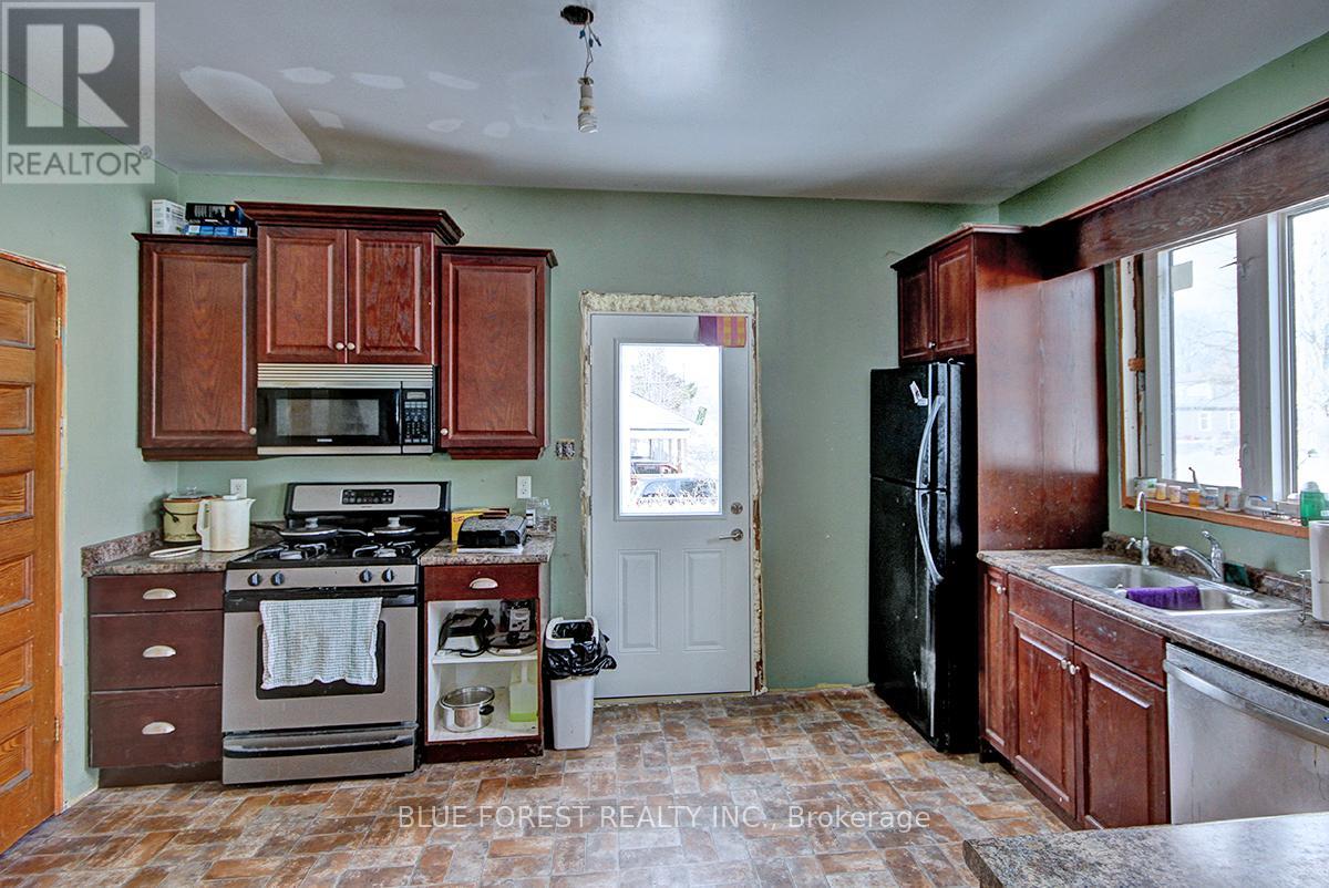 5 Church Street, St. Thomas, Ontario  N5R 3E4 - Photo 8 - X12687750