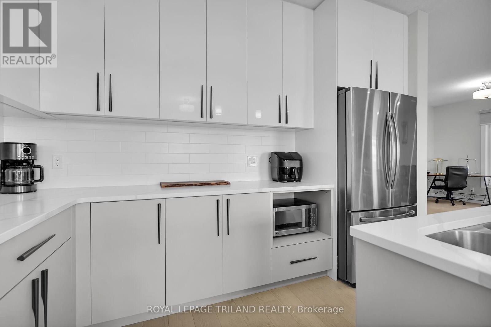 36 Kaiser Lane, Middlesex Centre, Ontario  N0L 1R0 - Photo 16 - X12687778