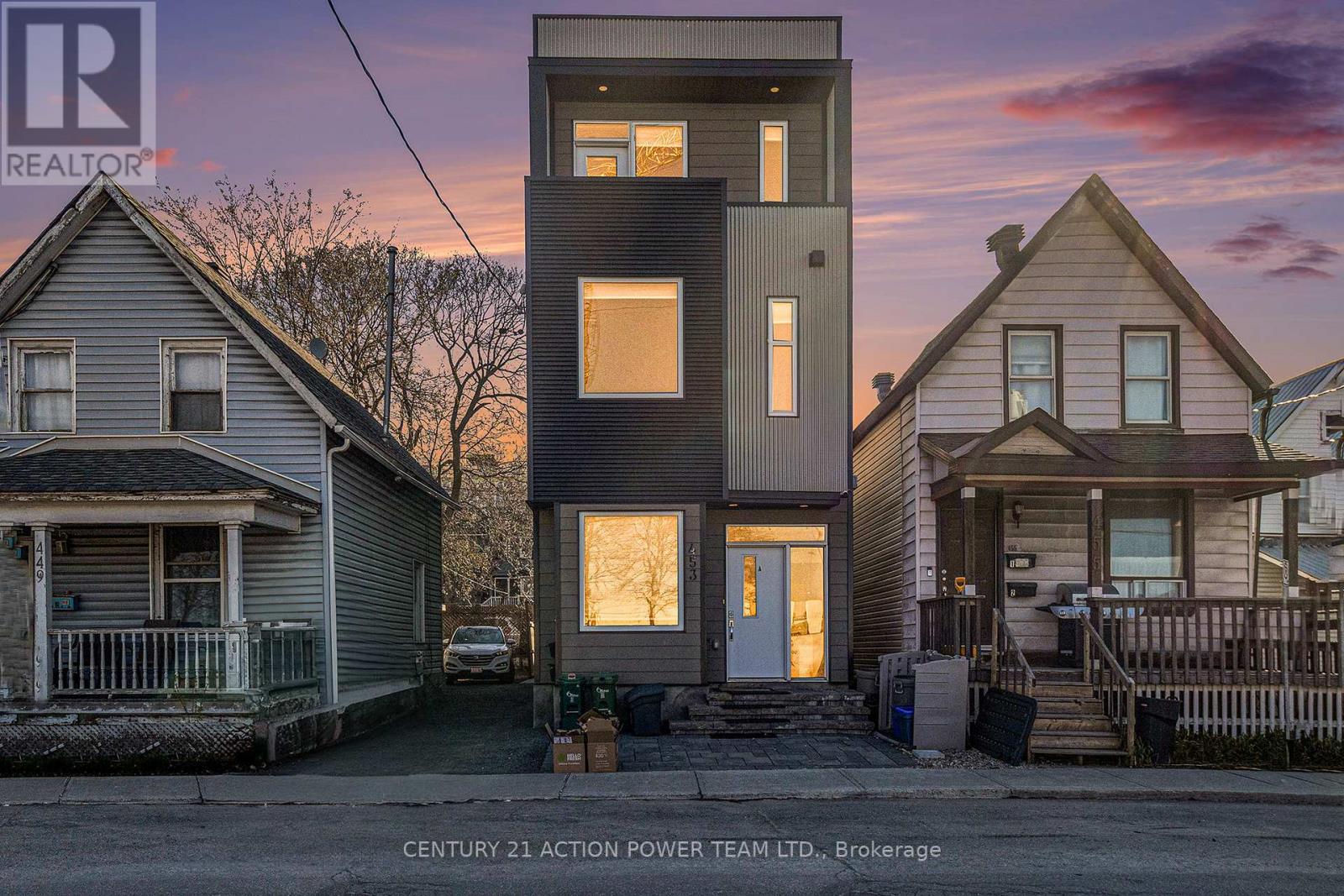 B - 453 Booth Street, Ottawa, Ontario K1R 7K9 - Photo 2 - X12687722