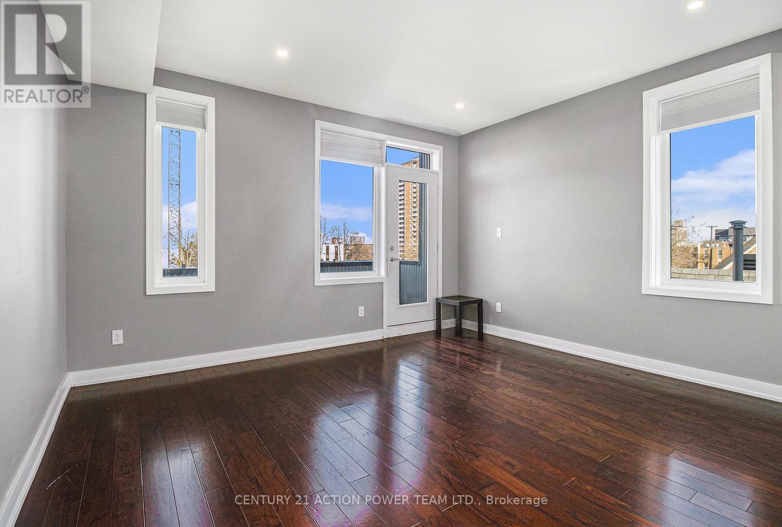 B - 453 Booth Street, Ottawa, Ontario K1R 7K9 - Photo 6 - X12687722