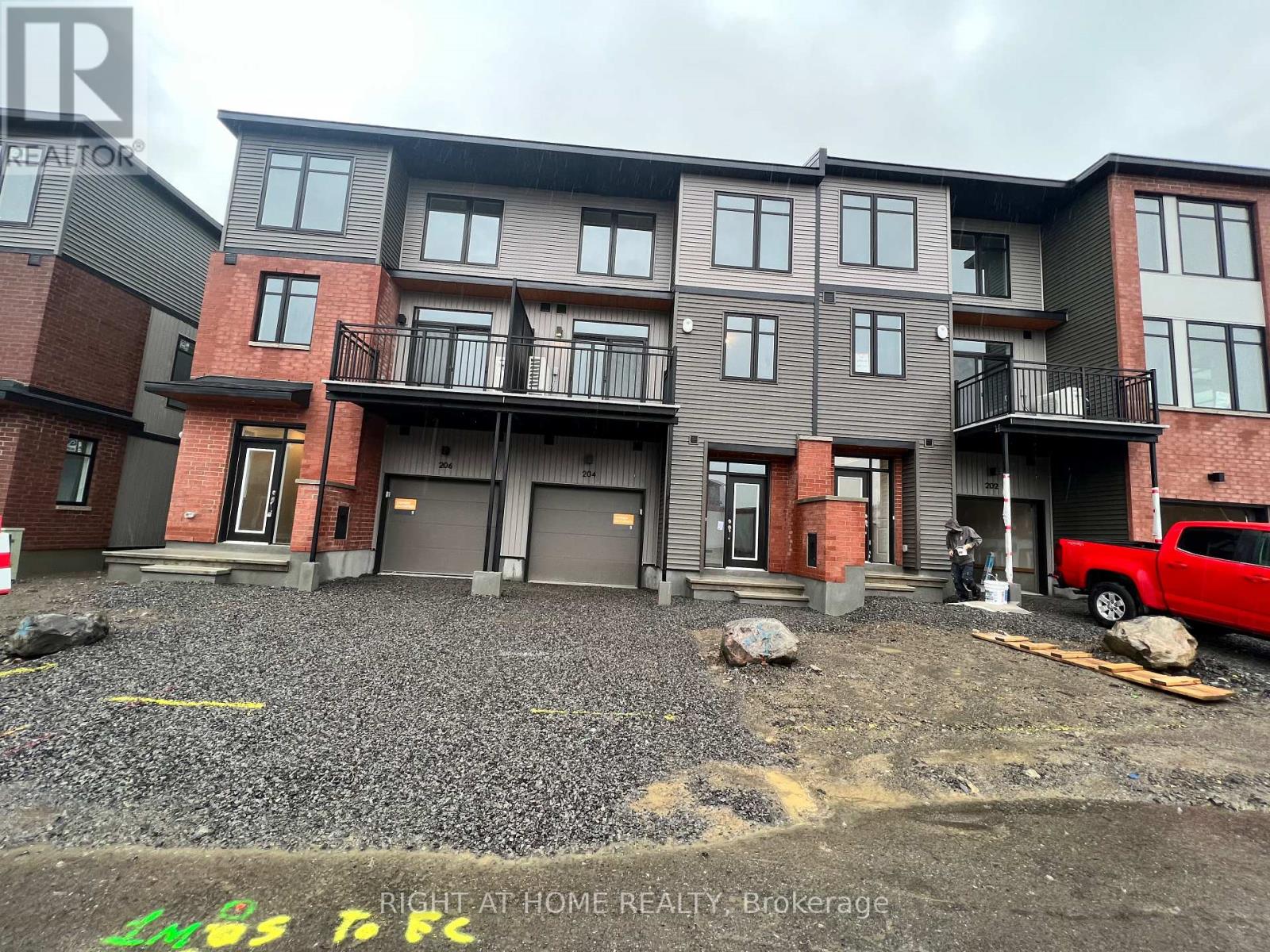 204 Tussock Private, Ottawa, Ontario  K1X 0M8 - Photo 1 - X12687836