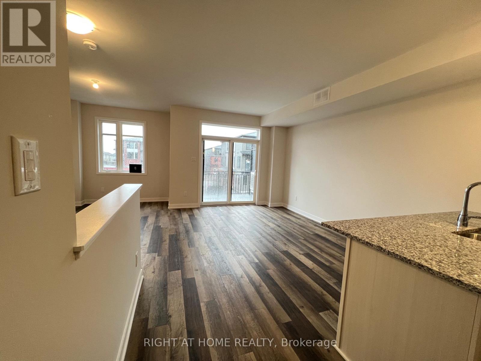 204 Tussock Private, Ottawa, Ontario  K1X 0M8 - Photo 11 - X12687836