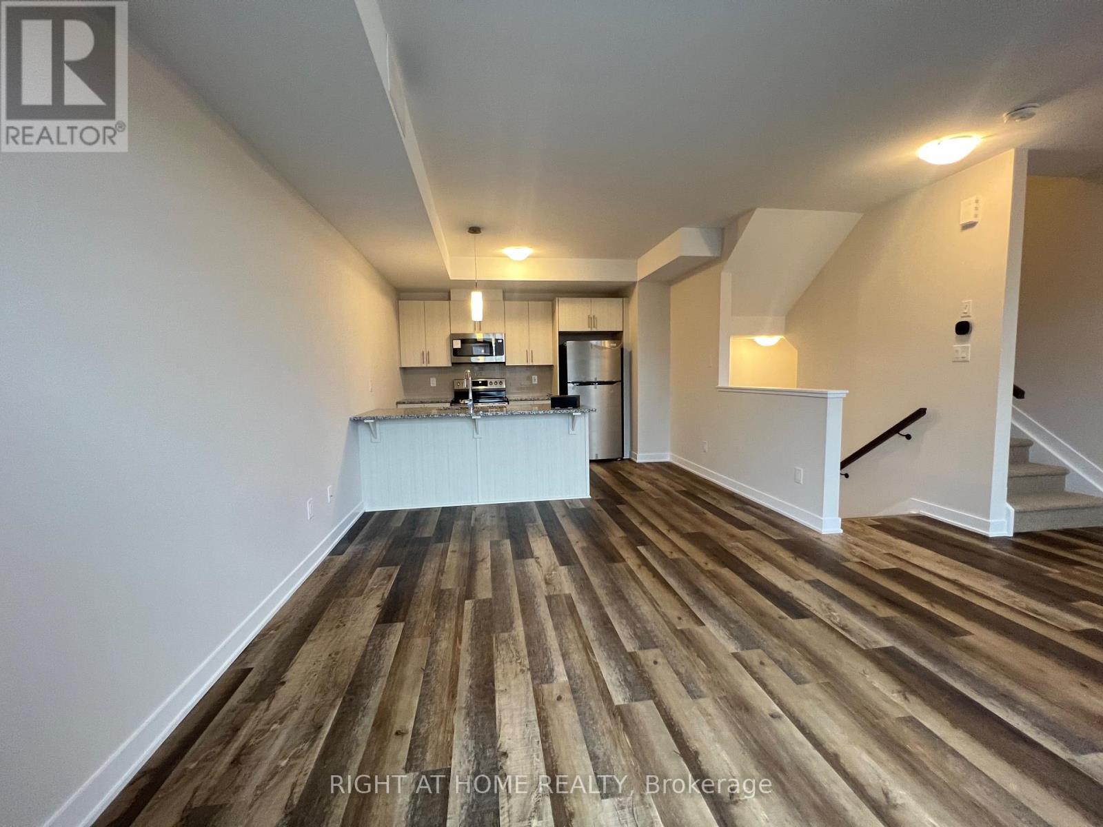 204 Tussock Private, Ottawa, Ontario  K1X 0M8 - Photo 6 - X12687836