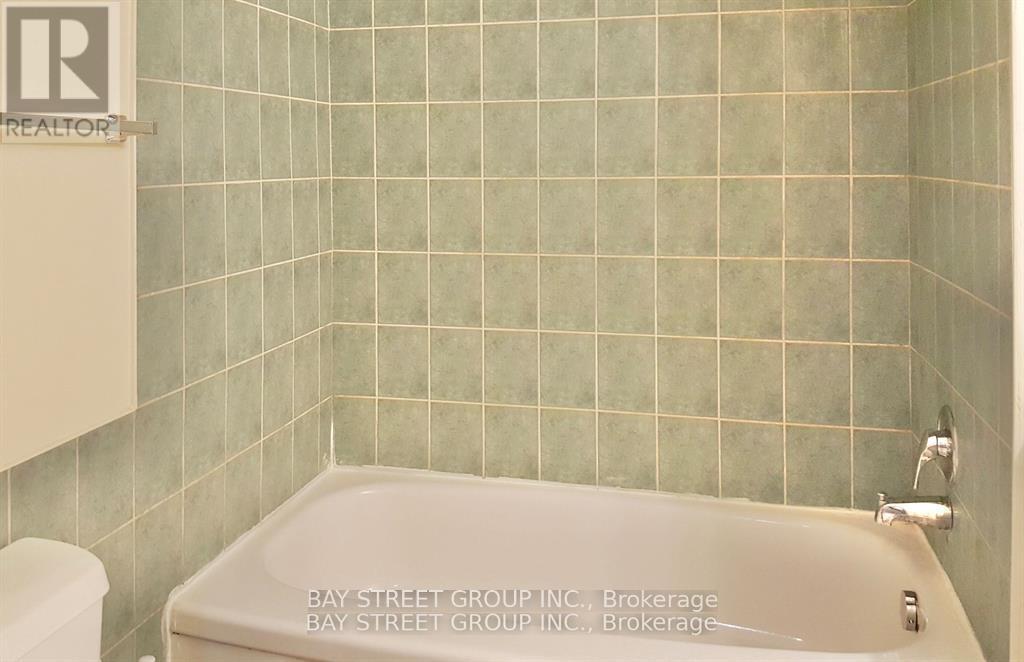 728 Sunnypoint Drive, Newmarket, Ontario  L3Y 2Z8 - Photo 35 - N12687598