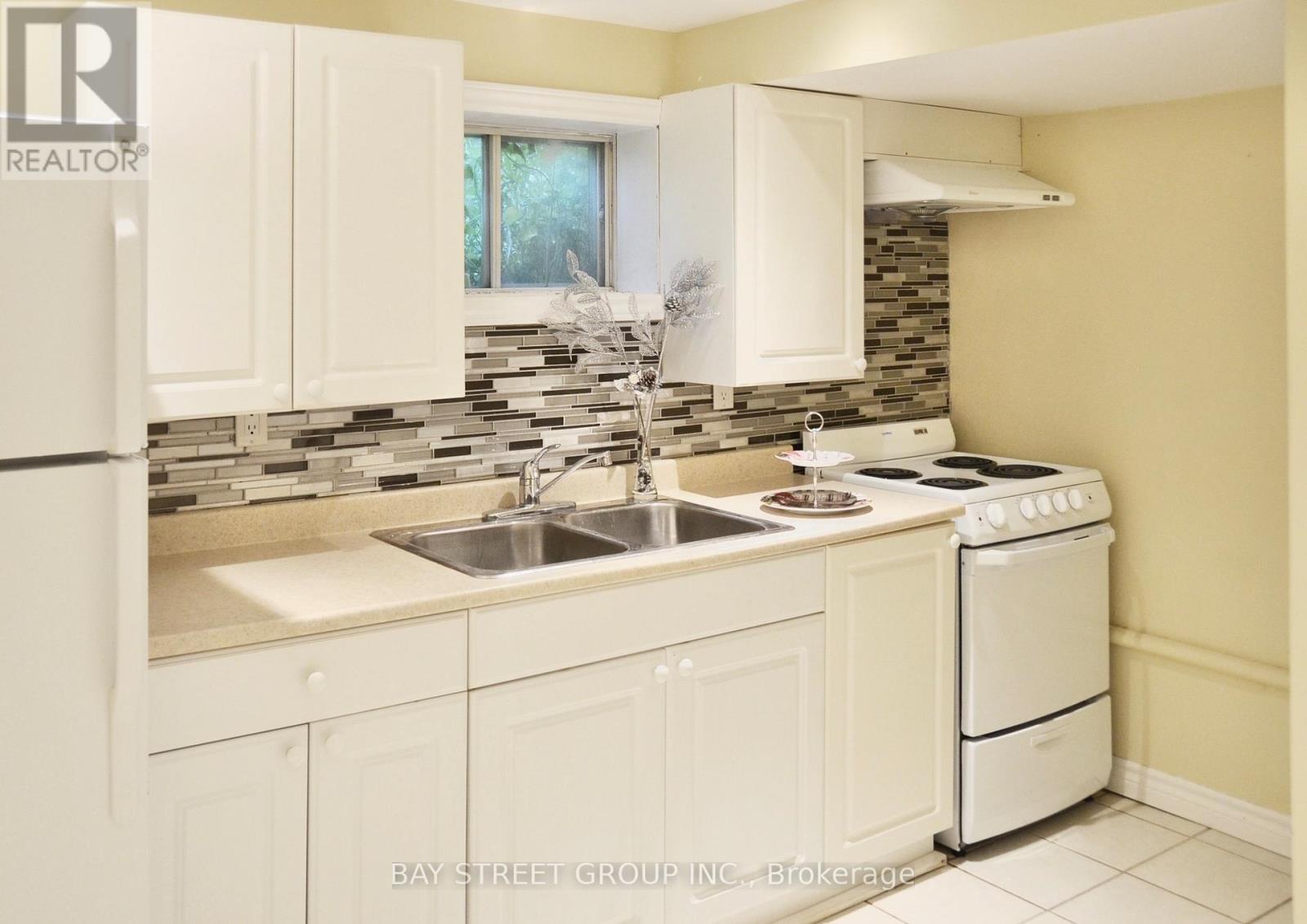 728 Sunnypoint Drive, Newmarket, Ontario  L3Y 2Z8 - Photo 36 - N12687598