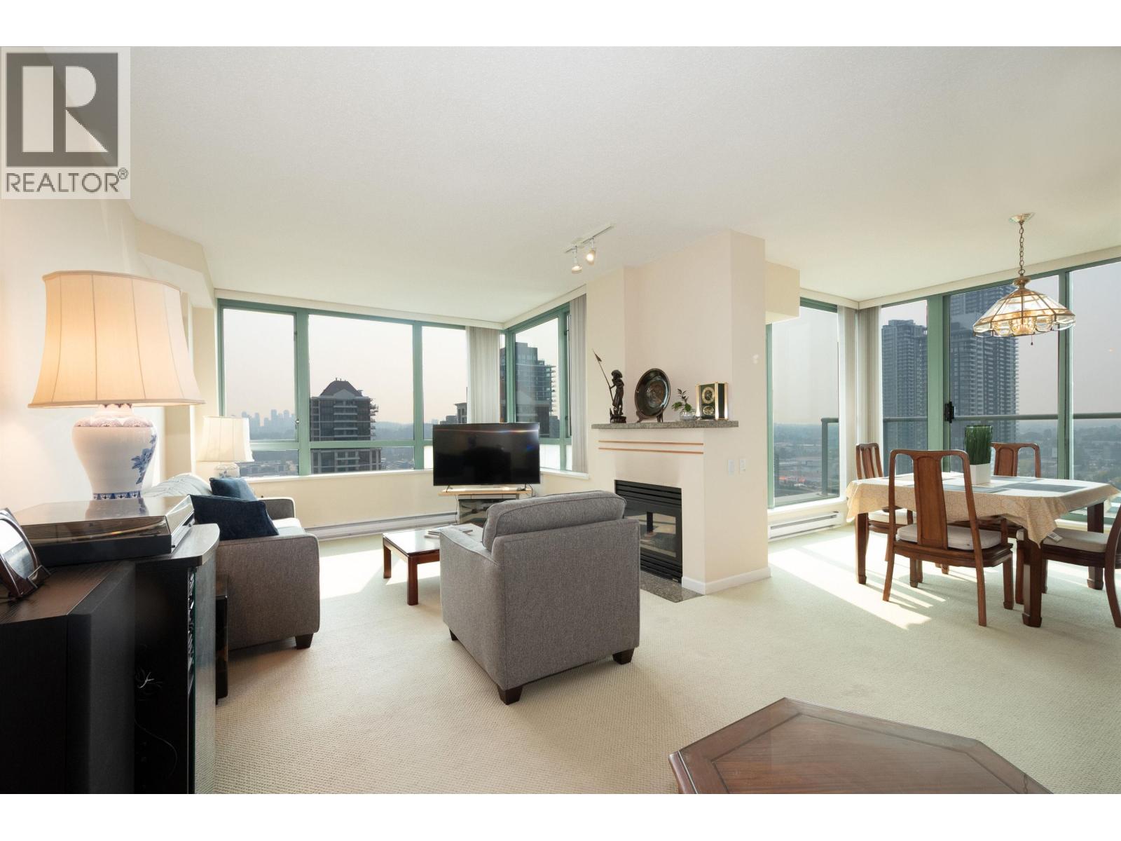 2402 4398 Buchanan Street, Burnaby, British Columbia  V5C 6R7 - Photo 2 - R3078175