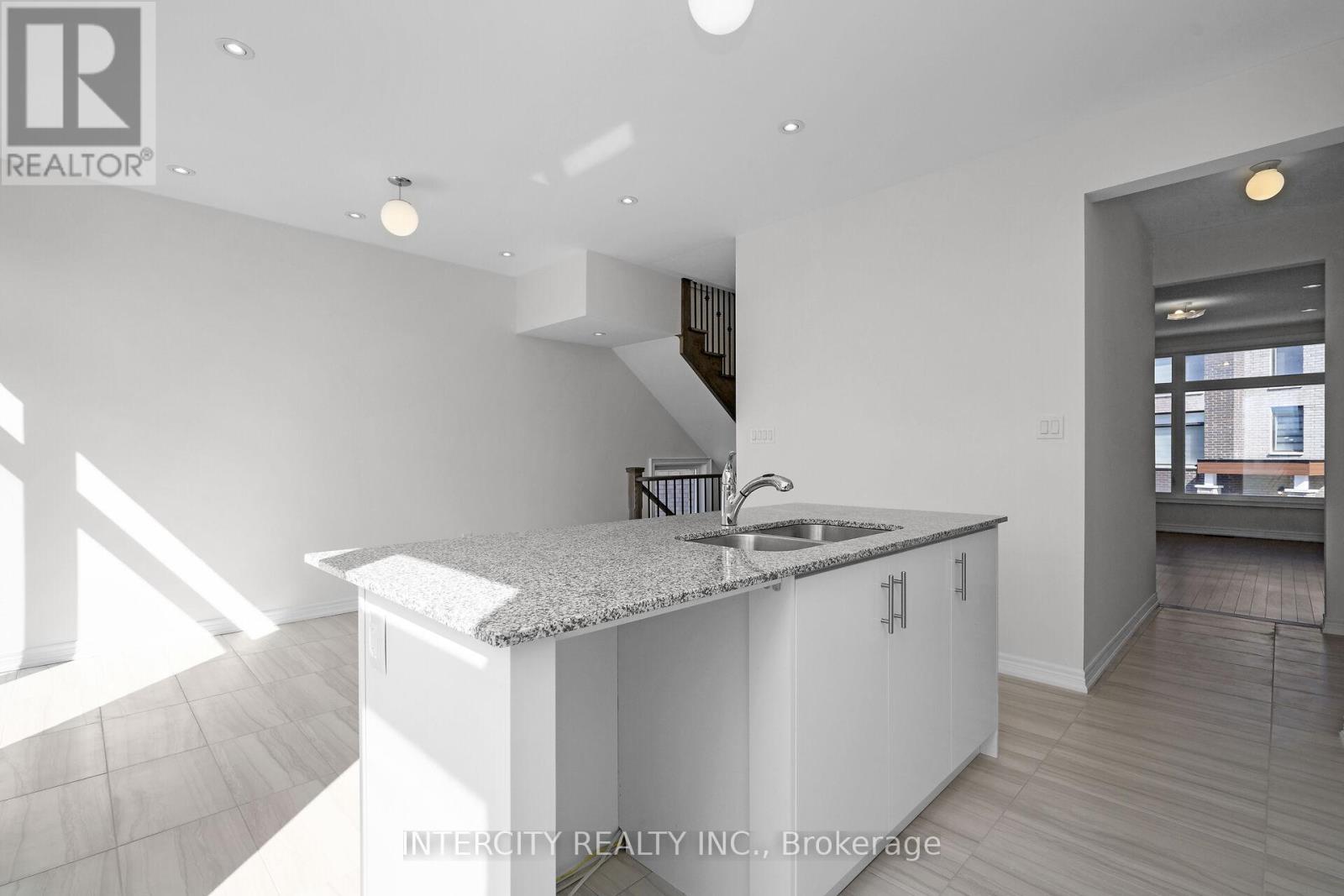 30 - 28 Queenpost Drive, Brampton, Ontario  L6Y 6L2 - Photo 14 - W12508860