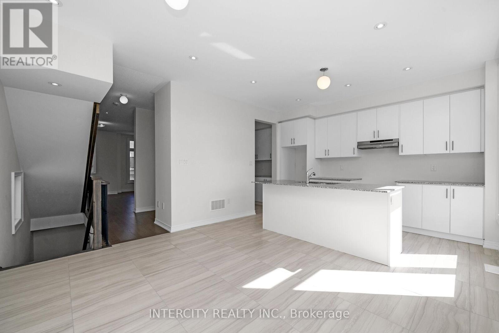 30 - 28 Queenpost Drive, Brampton, Ontario  L6Y 6L2 - Photo 11 - W12508860