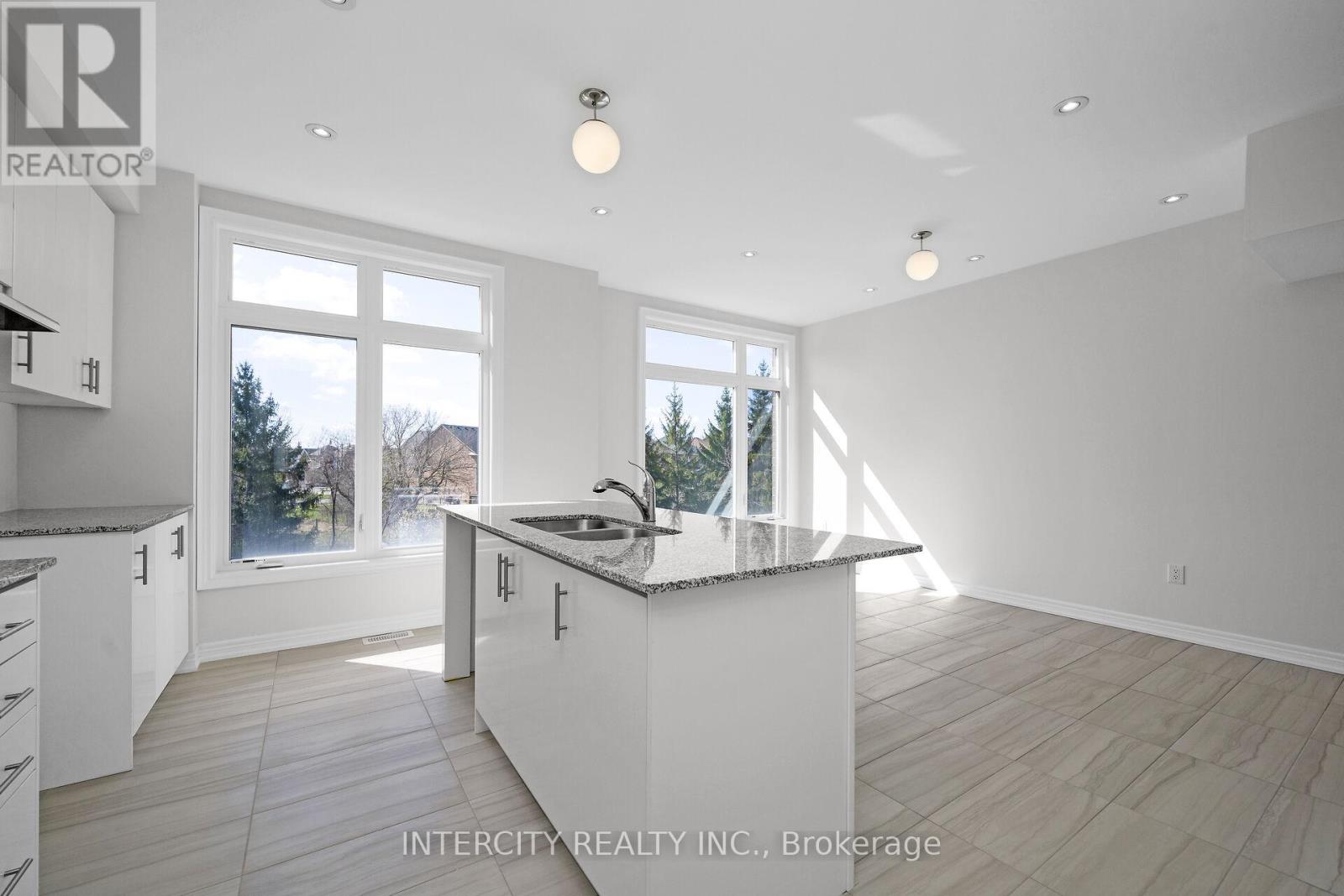 30 - 28 Queenpost Drive, Brampton, Ontario  L6Y 6L2 - Photo 15 - W12508860