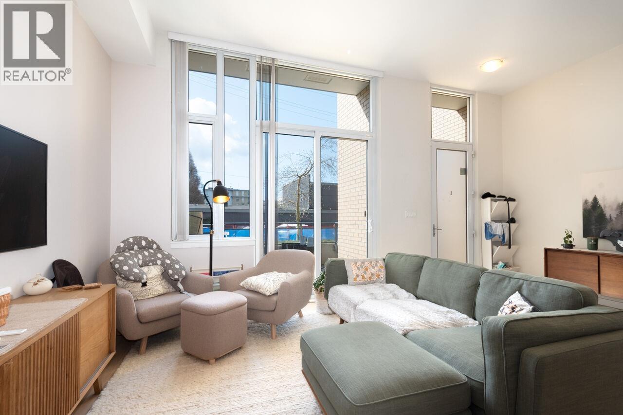 2063 W 10th Avenue, Vancouver, British Columbia  V6J 0H1 - Photo 3 - R3078192