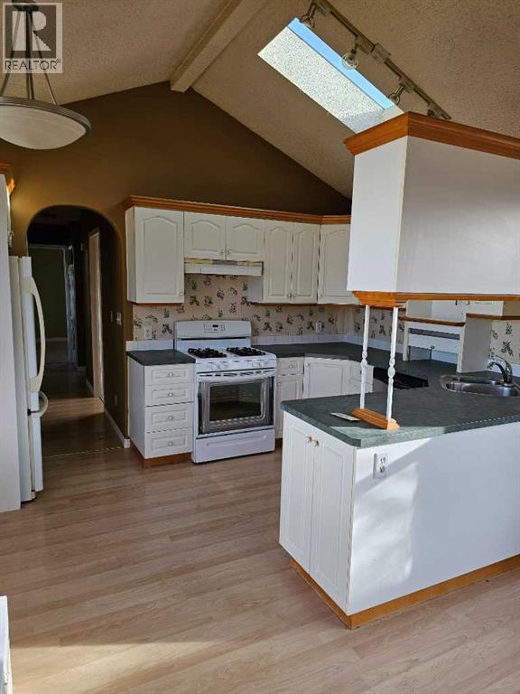 60 Parkland Acres, Lacombe, Alberta  T4L 1T1 - Photo 4 - A2270421