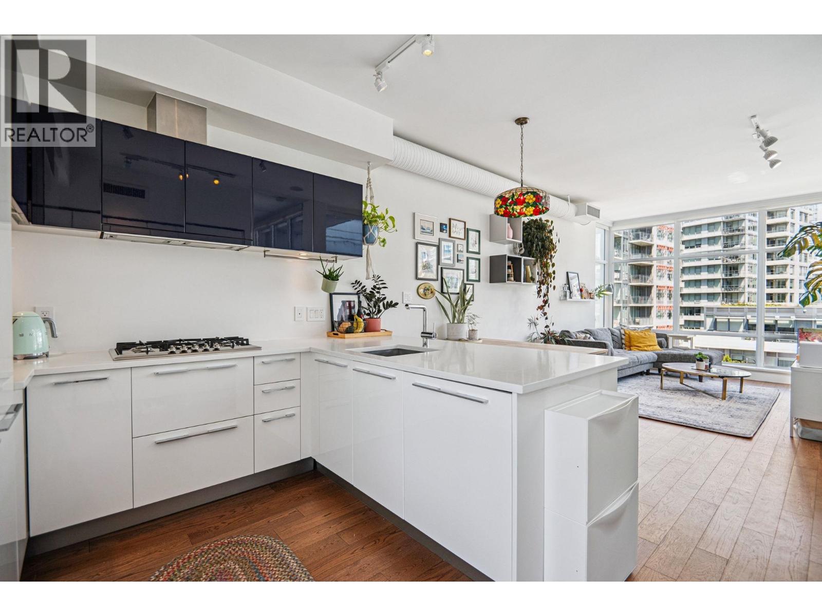 713 108 E 1st Avenue, Vancouver, British Columbia  V5T 0E4 - Photo 2 - R3078223