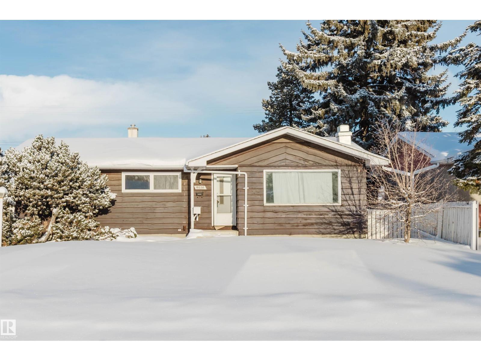 16026 94a Av Nw, Edmonton, Alberta  T5R 5M1 - Photo 2 - E4469776