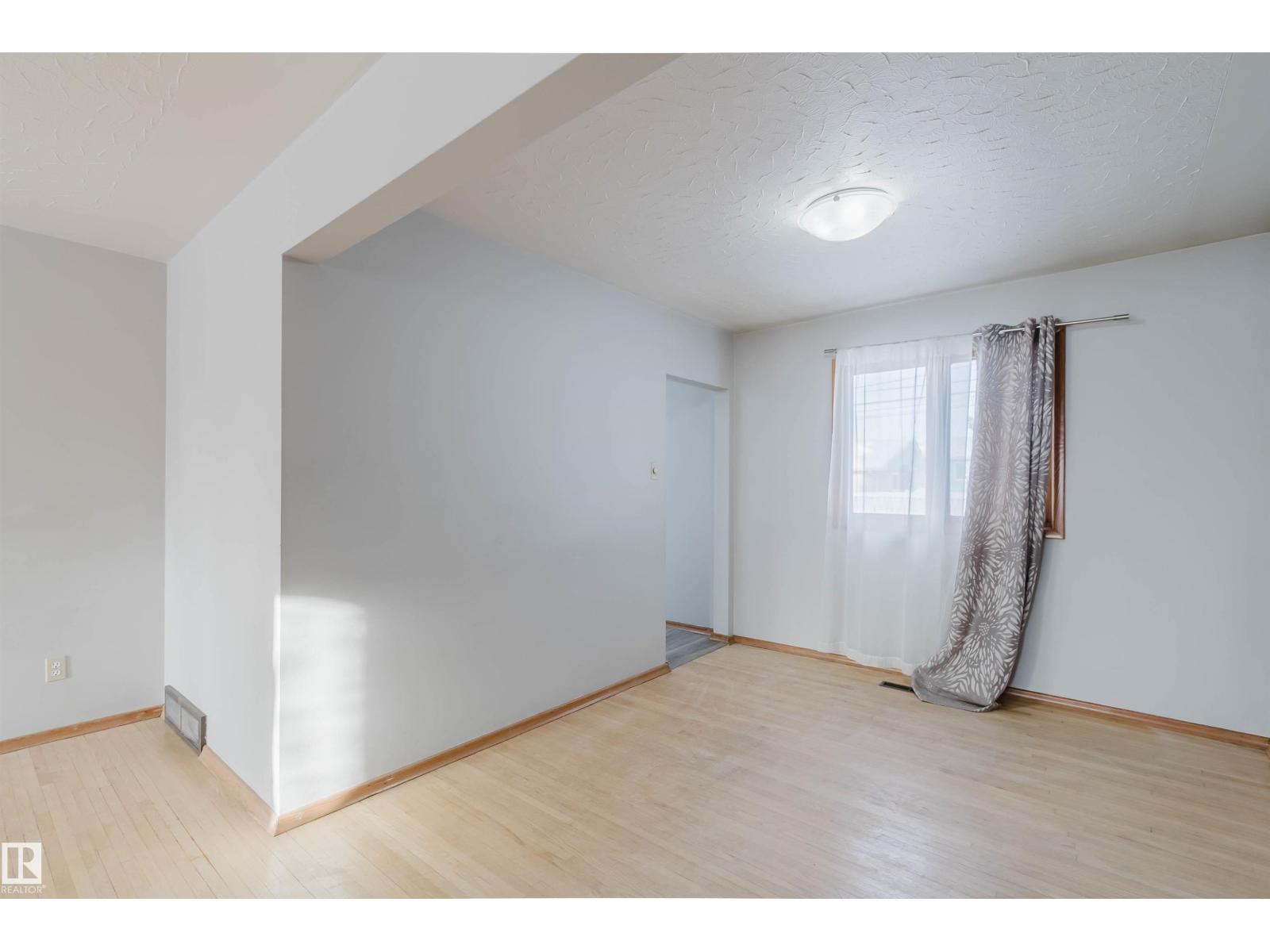 16026 94a Av Nw, Edmonton, Alberta  T5R 5M1 - Photo 9 - E4469776