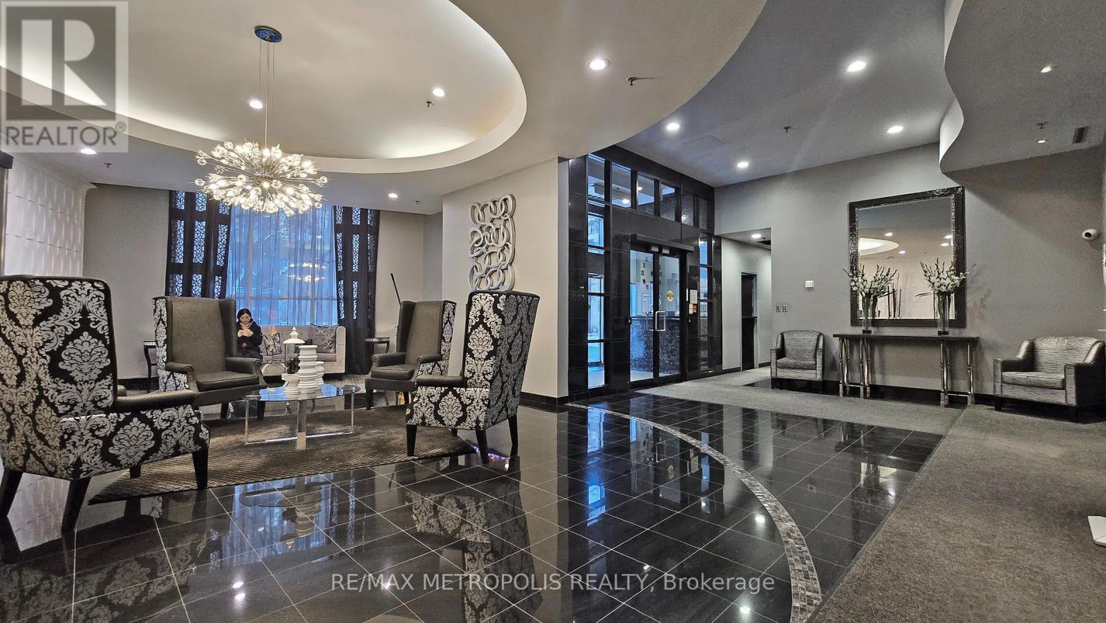 611 - 7 Carlton Street, Toronto, Ontario  M5B 2M3 - Photo 3 - C12687848