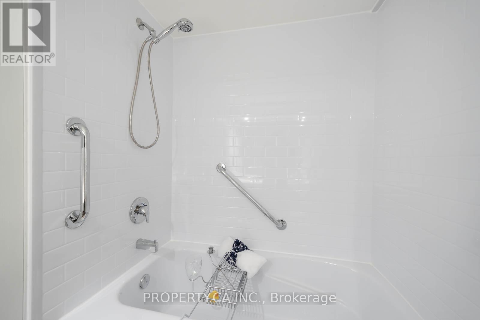 202 - 97 Lawton Boulevard, Toronto, Ontario  M4V 1Z6 - Photo 32 - C12687864