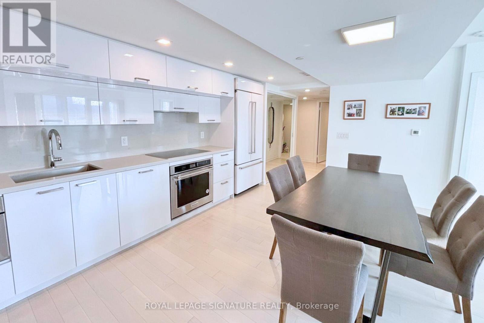 201 - 50 Mccaul Street, Toronto, Ontario  M5T 1V9 - Photo 7 - C12687866