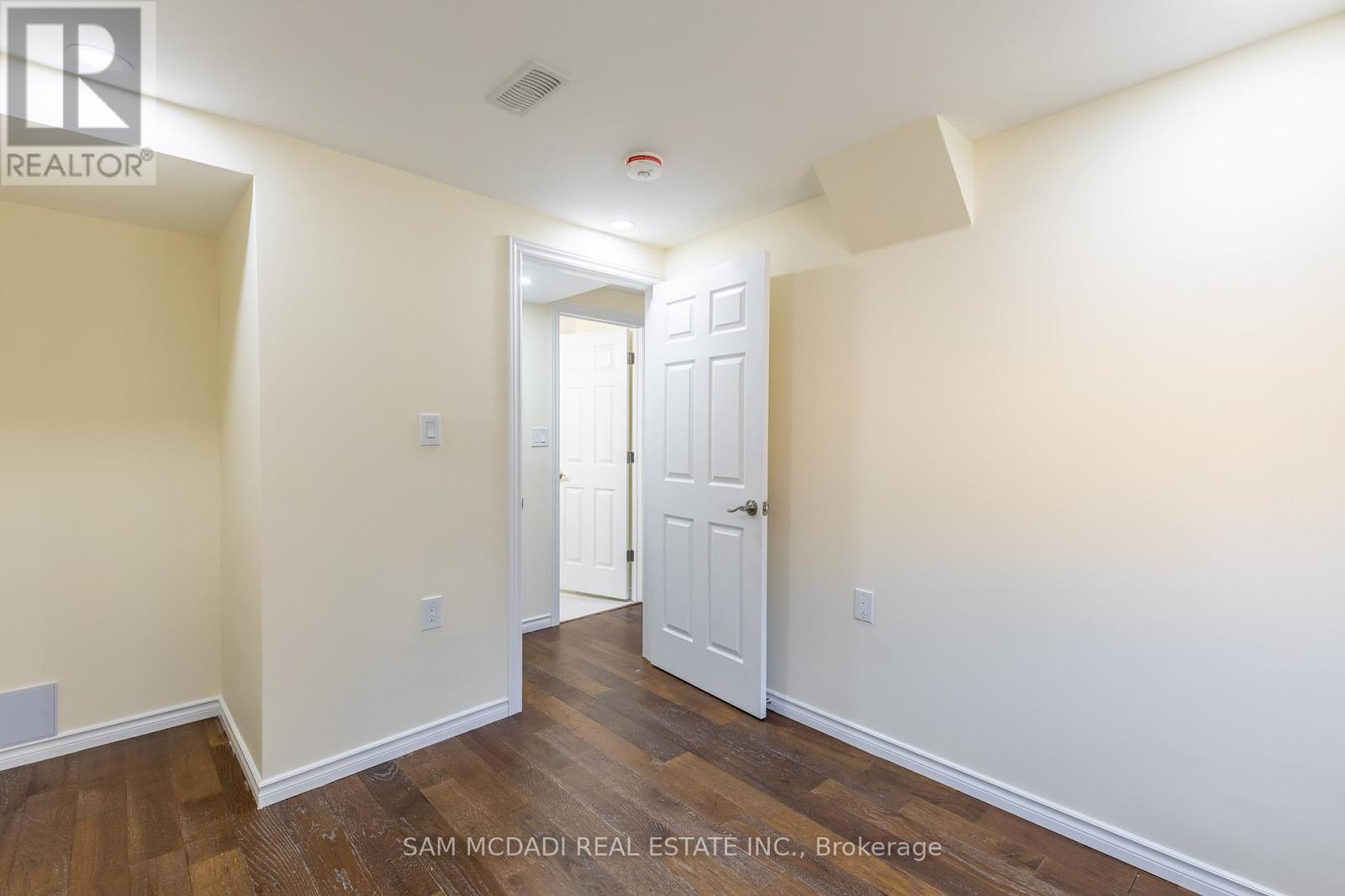 841 Magnolia Terrace, Milton, Ontario  L9T 7E7 - Photo 11 - W12687734