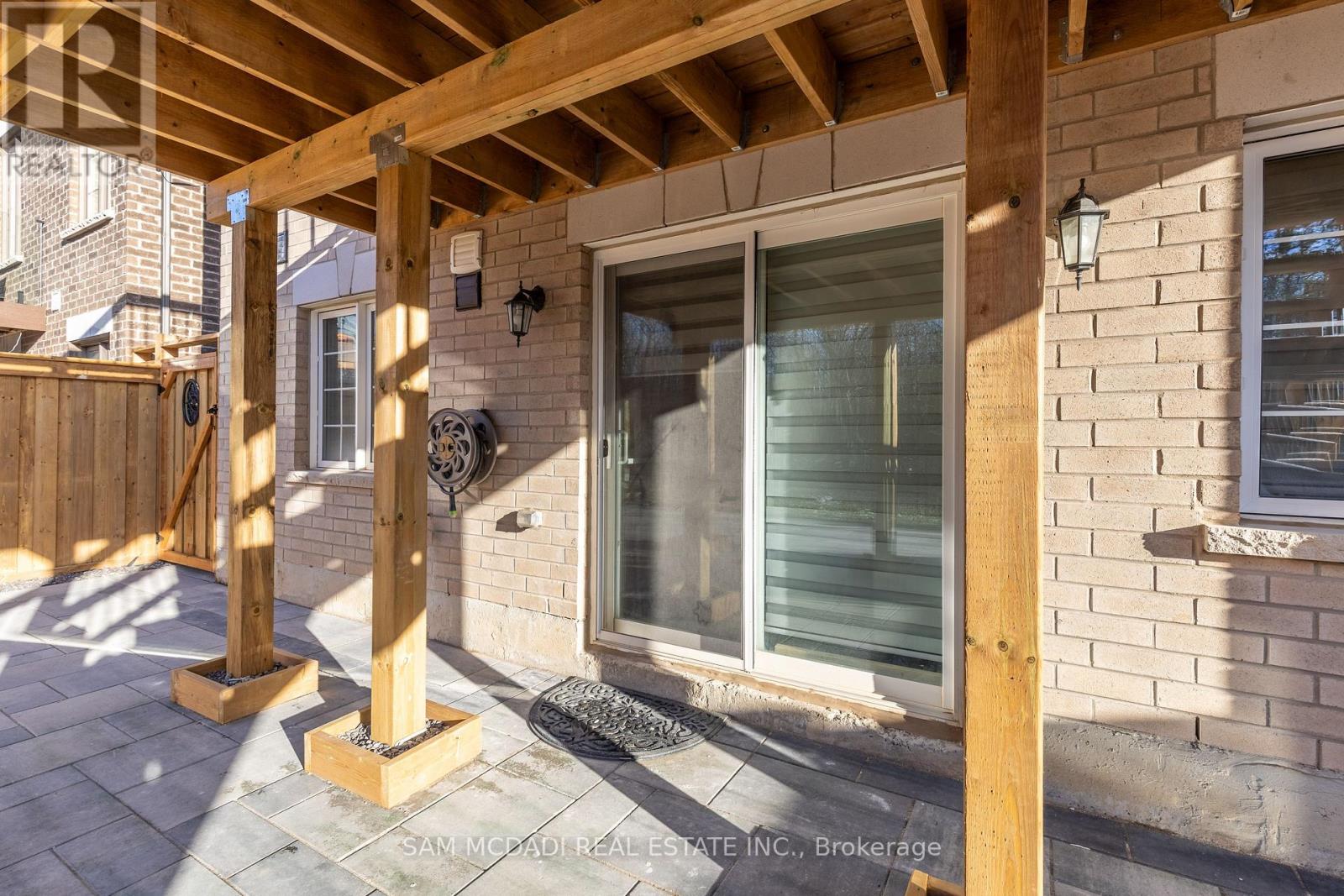 841 Magnolia Terrace, Milton, Ontario  L9T 7E7 - Photo 14 - W12687734