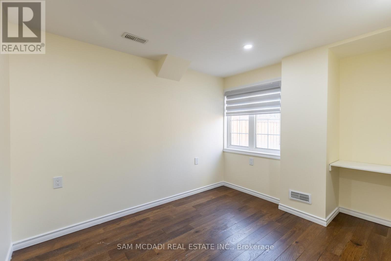 841 Magnolia Terrace, Milton, Ontario  L9T 7E7 - Photo 5 - W12687734