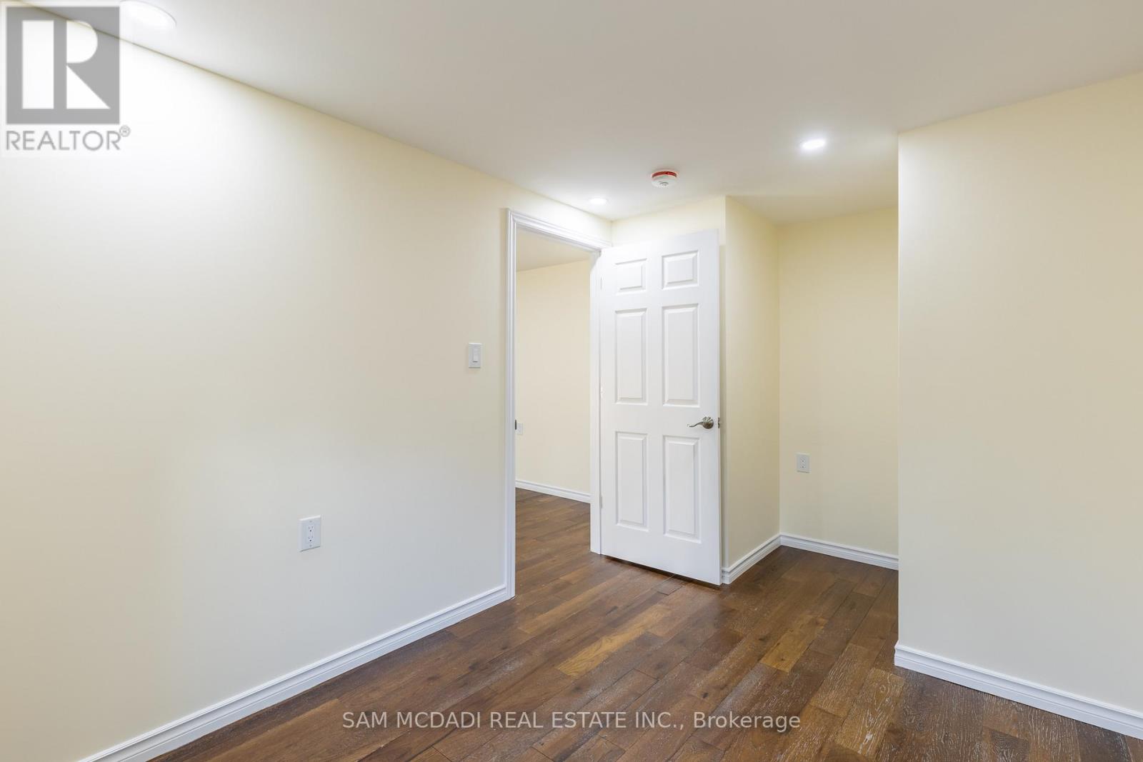 841 Magnolia Terrace, Milton, Ontario  L9T 7E7 - Photo 6 - W12687734