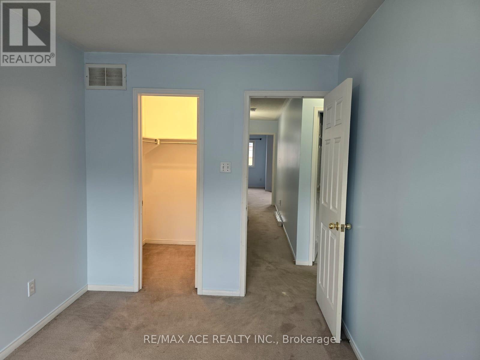 Main - 104 Sunfield Road, Toronto, Ontario  M3M 2V3 - Photo 10 - W12687768