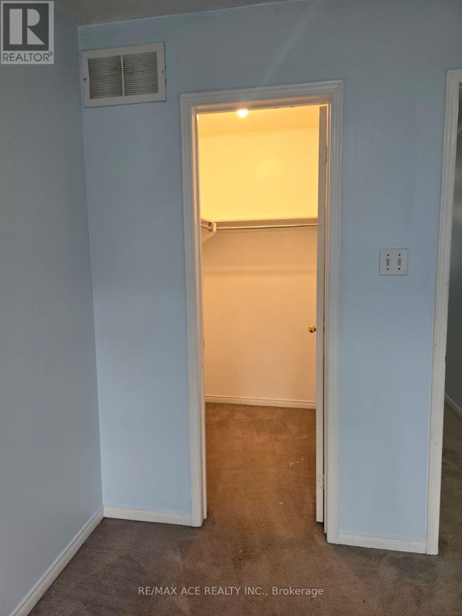 Main - 104 Sunfield Road, Toronto, Ontario  M3M 2V3 - Photo 11 - W12687768