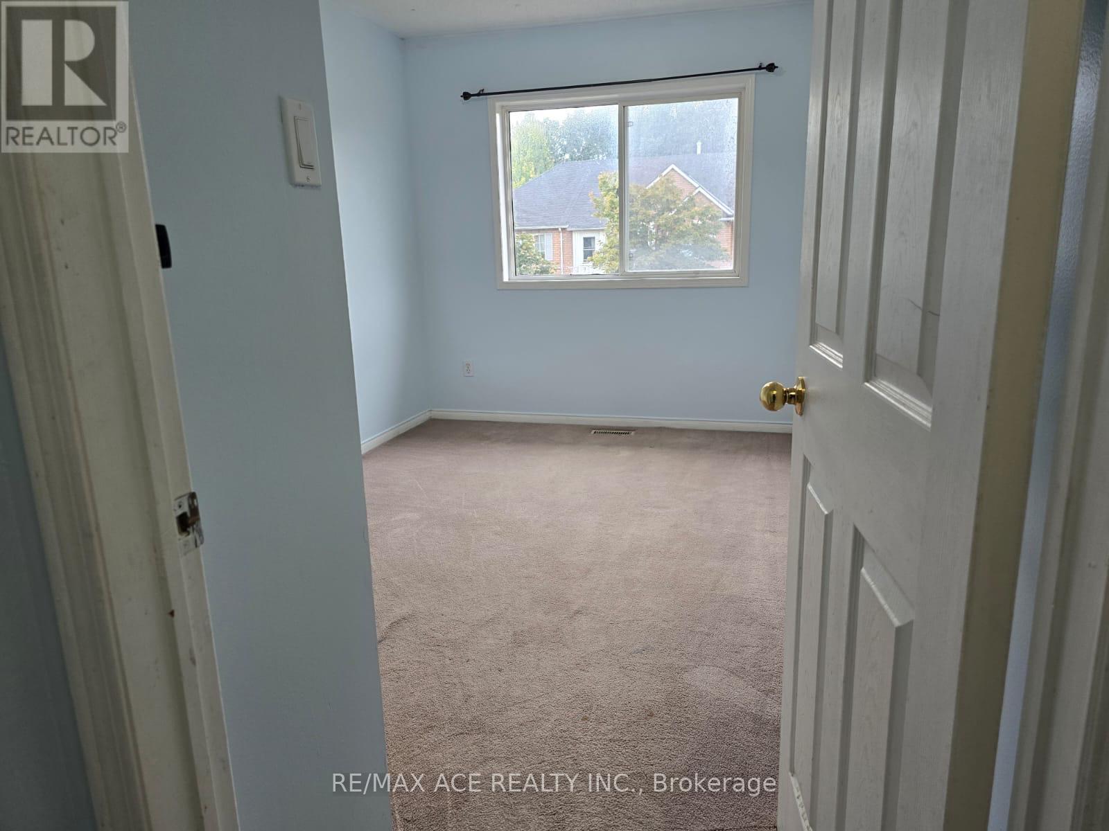 Main - 104 Sunfield Road, Toronto, Ontario  M3M 2V3 - Photo 12 - W12687768