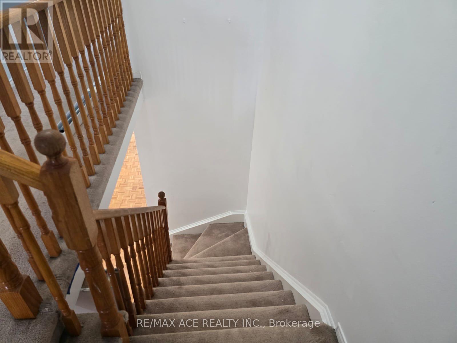Main - 104 Sunfield Road, Toronto, Ontario  M3M 2V3 - Photo 6 - W12687768