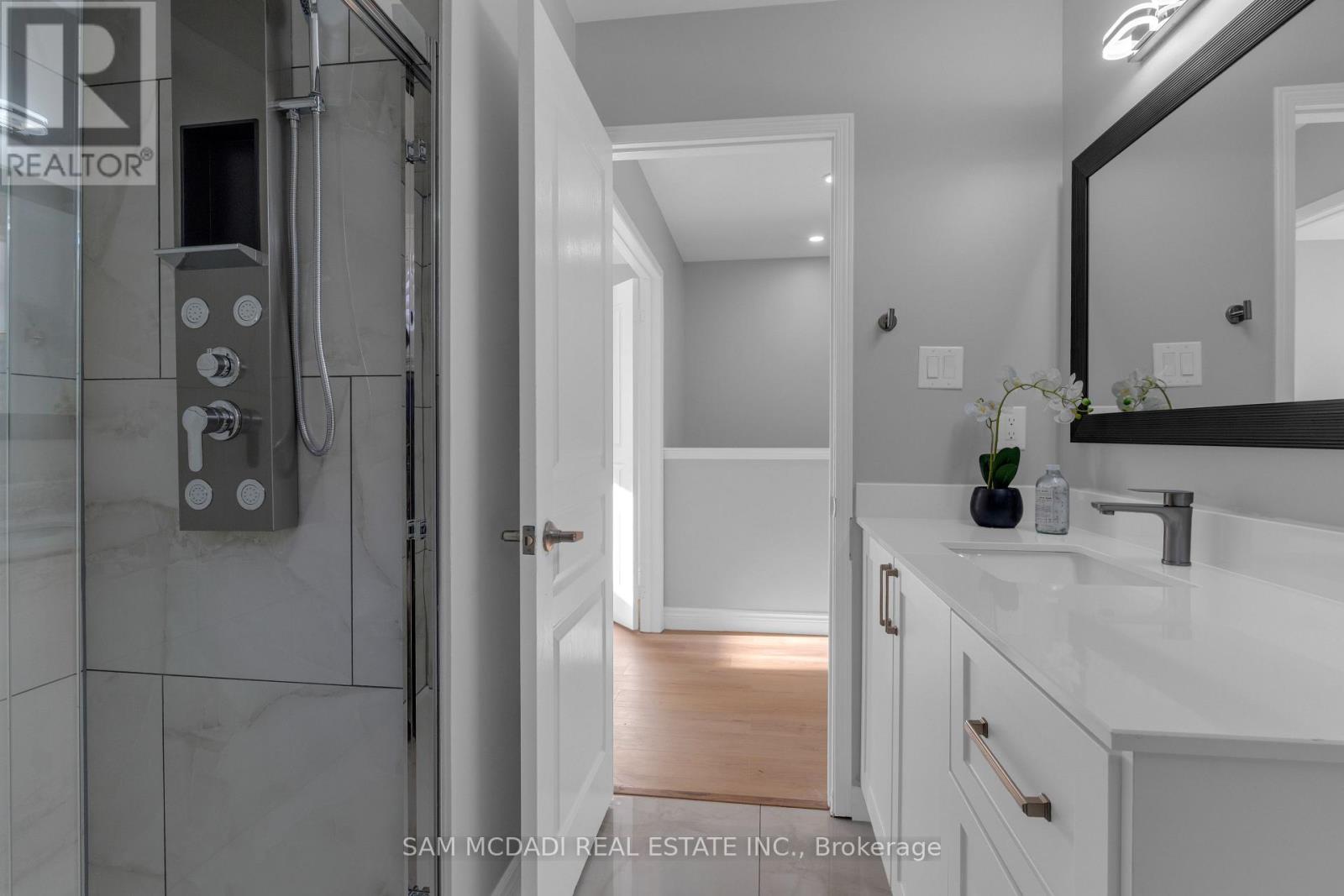 5689 Margarita Crescent, Mississauga, Ontario  L5M 6Y7 - Photo 14 - W12687806