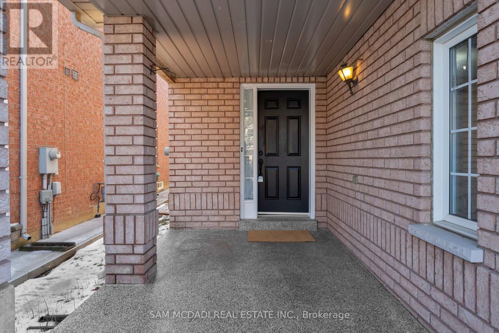 5689 Margarita Crescent, Mississauga, Ontario  L5M 6Y7 - Photo 25 - W12687806