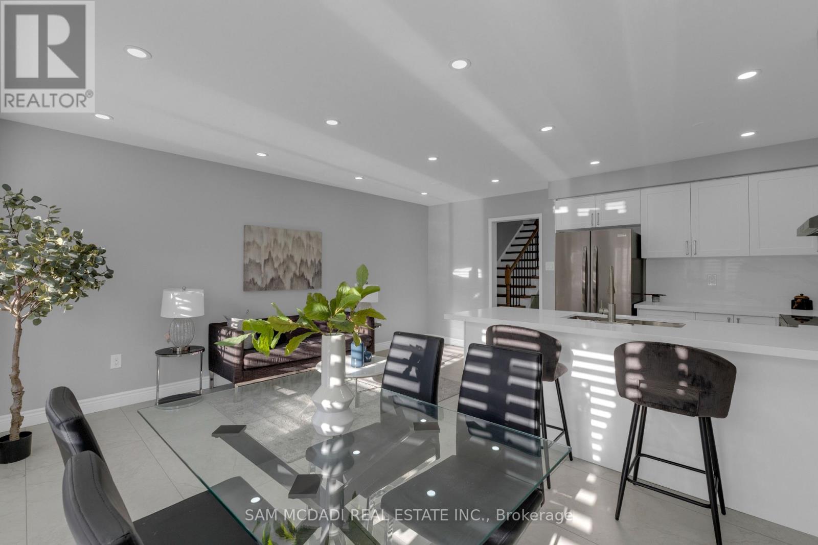 5689 Margarita Crescent, Mississauga, Ontario  L5M 6Y7 - Photo 6 - W12687806