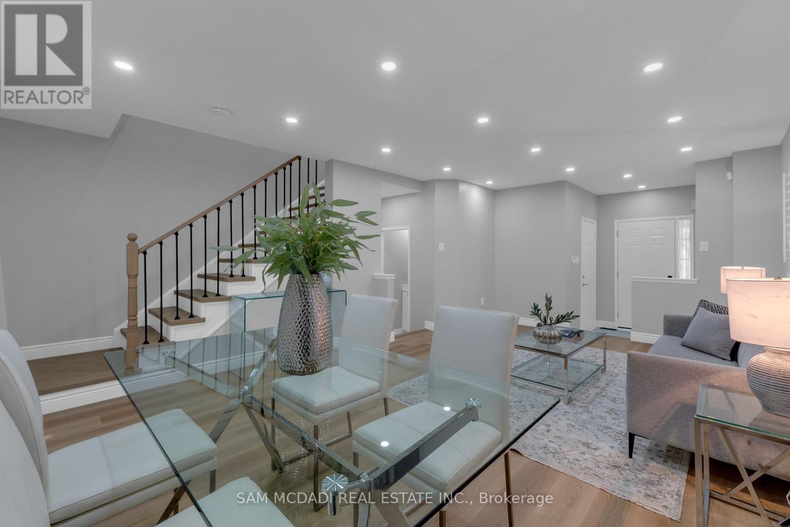 5689 Margarita Crescent, Mississauga, Ontario  L5M 6Y7 - Photo 8 - W12687806