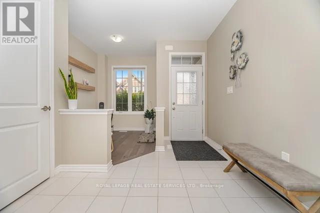133 Hatt Court, Milton, Ontario  L9E 1G7 - Photo 4 - W12687812