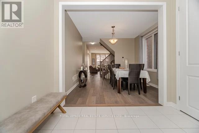 133 Hatt Court, Milton, Ontario  L9E 1G7 - Photo 5 - W12687812