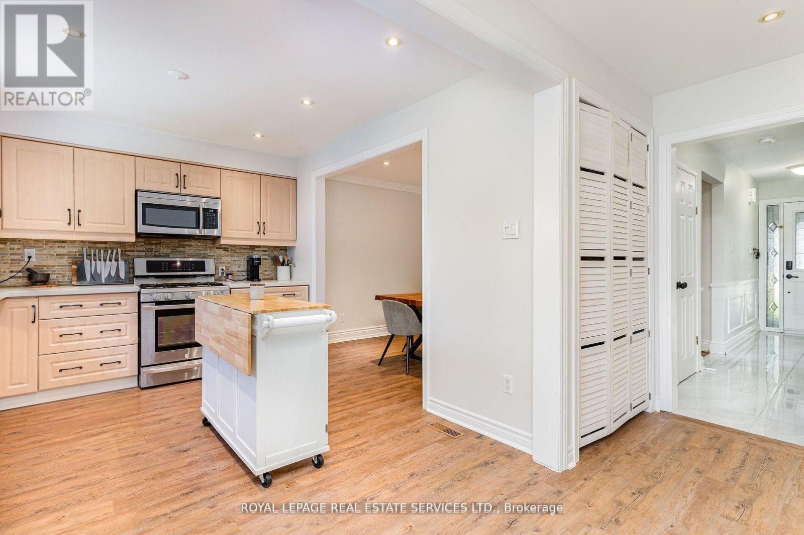 47 Lafferty Street, Toronto, Ontario  M9C 5B5 - Photo 9 - W12687862