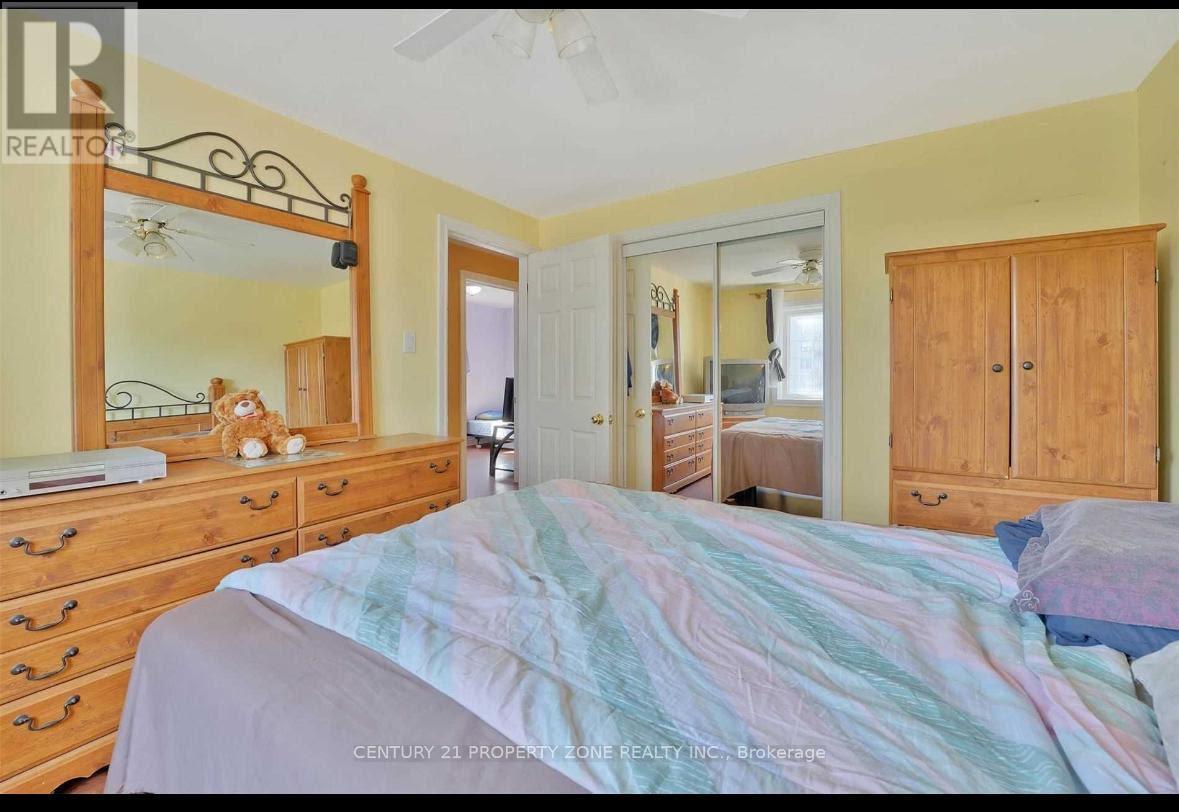 78 Town House Crescent, Brampton, Ontario  L6W 3C5 - Photo 5 - W12687870