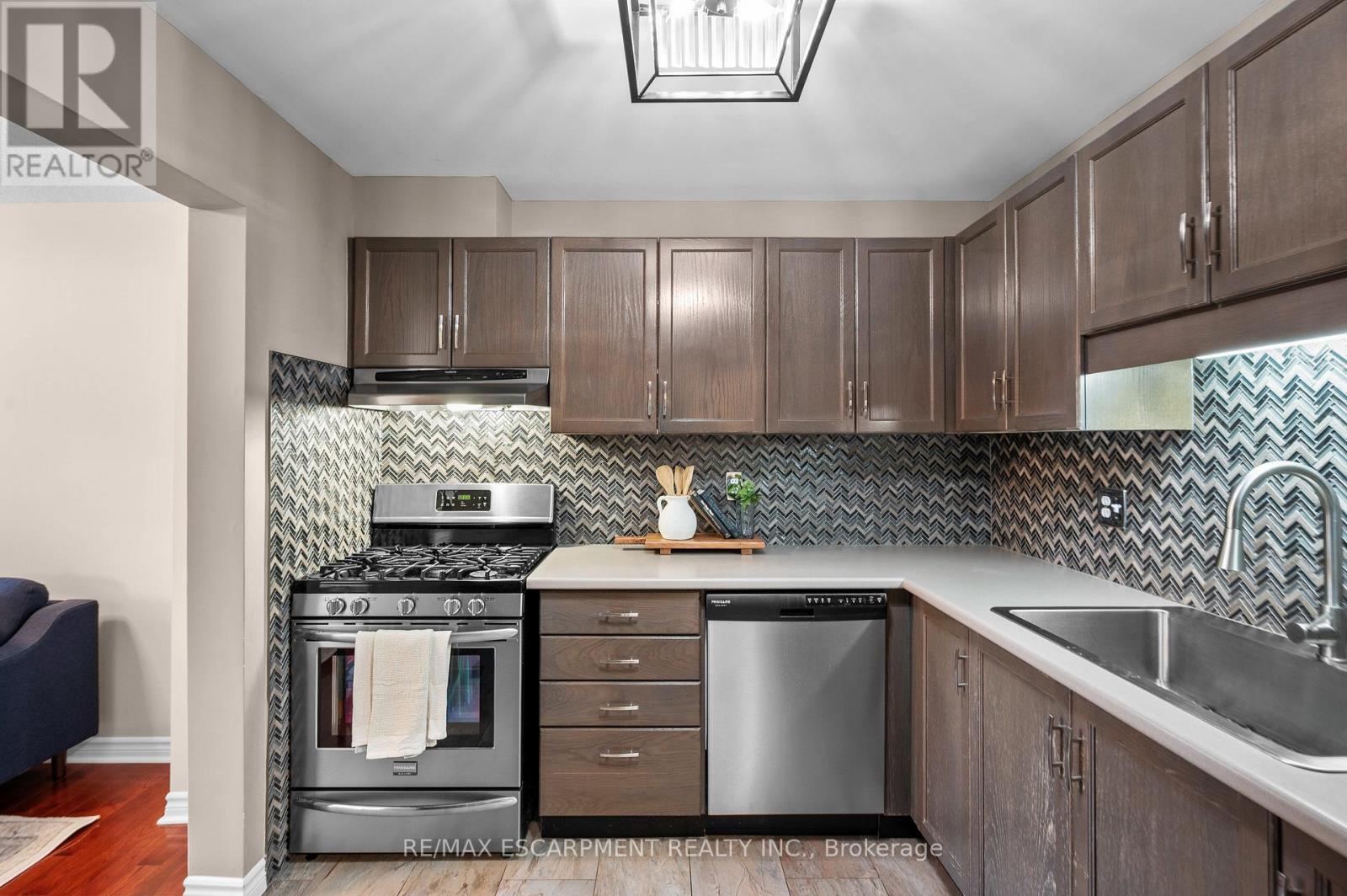 12 - 610 Barton Street, Hamilton, Ontario  L8E 5V2 - Photo 8 - X12687808