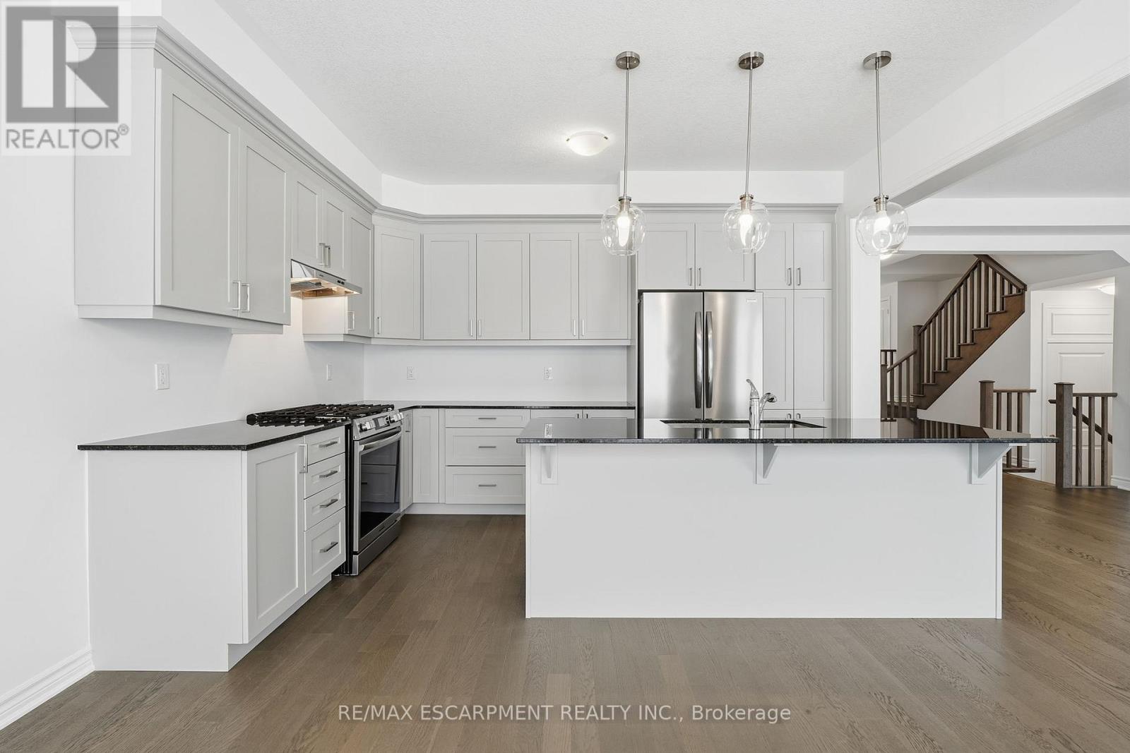 322 Millstone Street, Kitchener, Ontario  N2R 0V4 - Photo 10 - X12687872